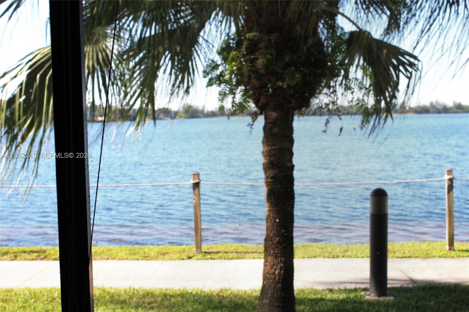 LAKE EMERALD CONDOMINIUM - Residential