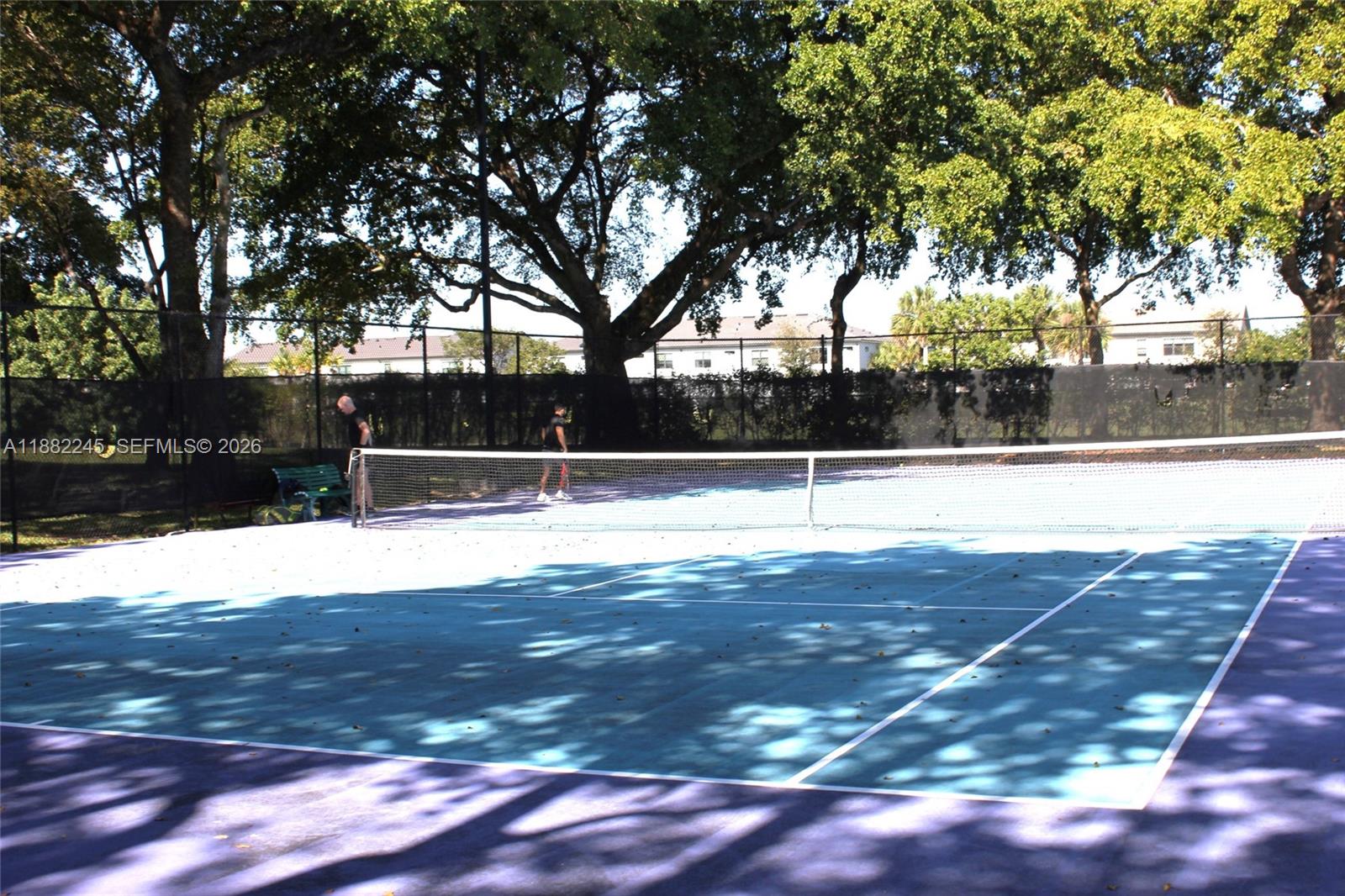 LAKE EMERALD CONDOMINIUM - Residential