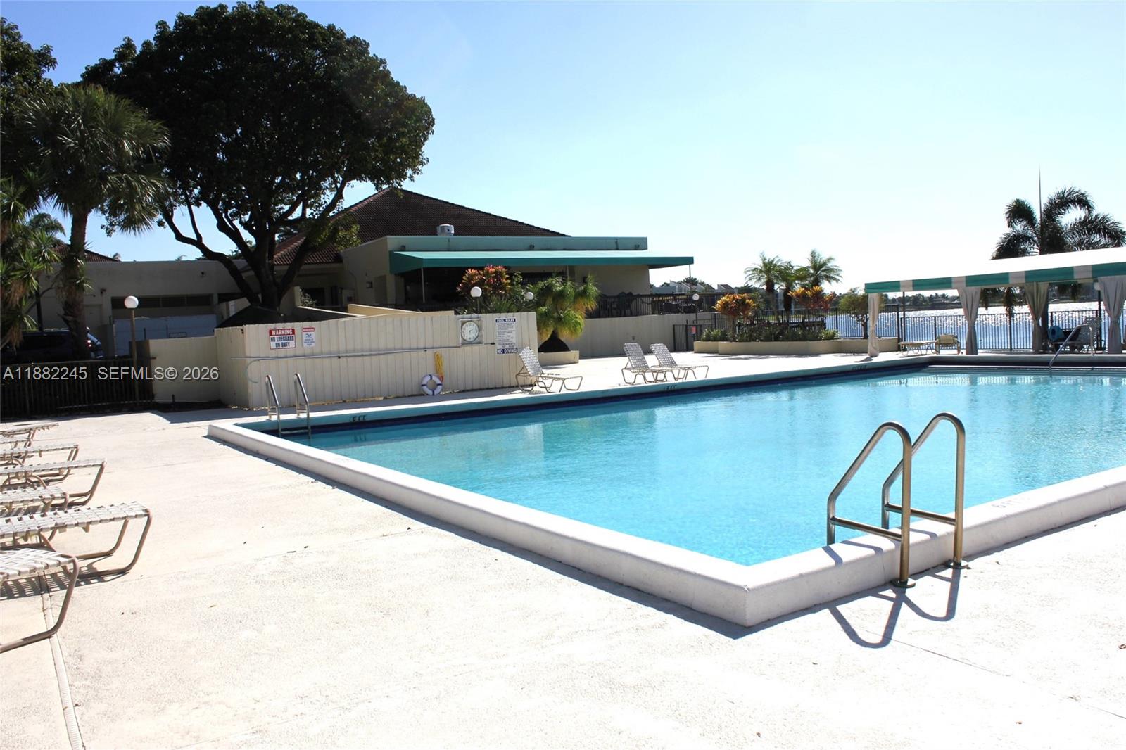 LAKE EMERALD CONDOMINIUM - Residential