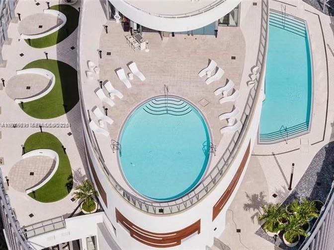 PARAMOUNT MIAMI WORLDCENT - Residential