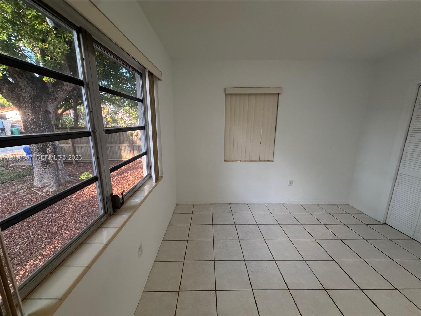 REALTY SECURITIES CORPPB - Residential Lease