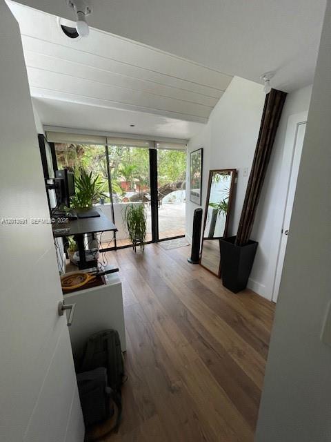 LEMONTREE VILLAGE CONDO - Residential Lease