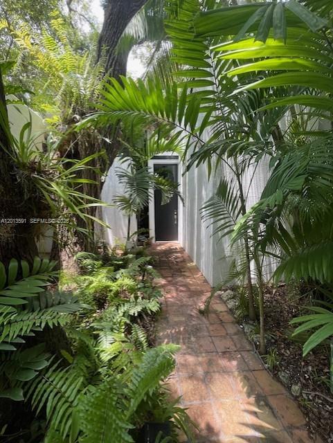 LEMONTREE VILLAGE CONDO - Residential Lease