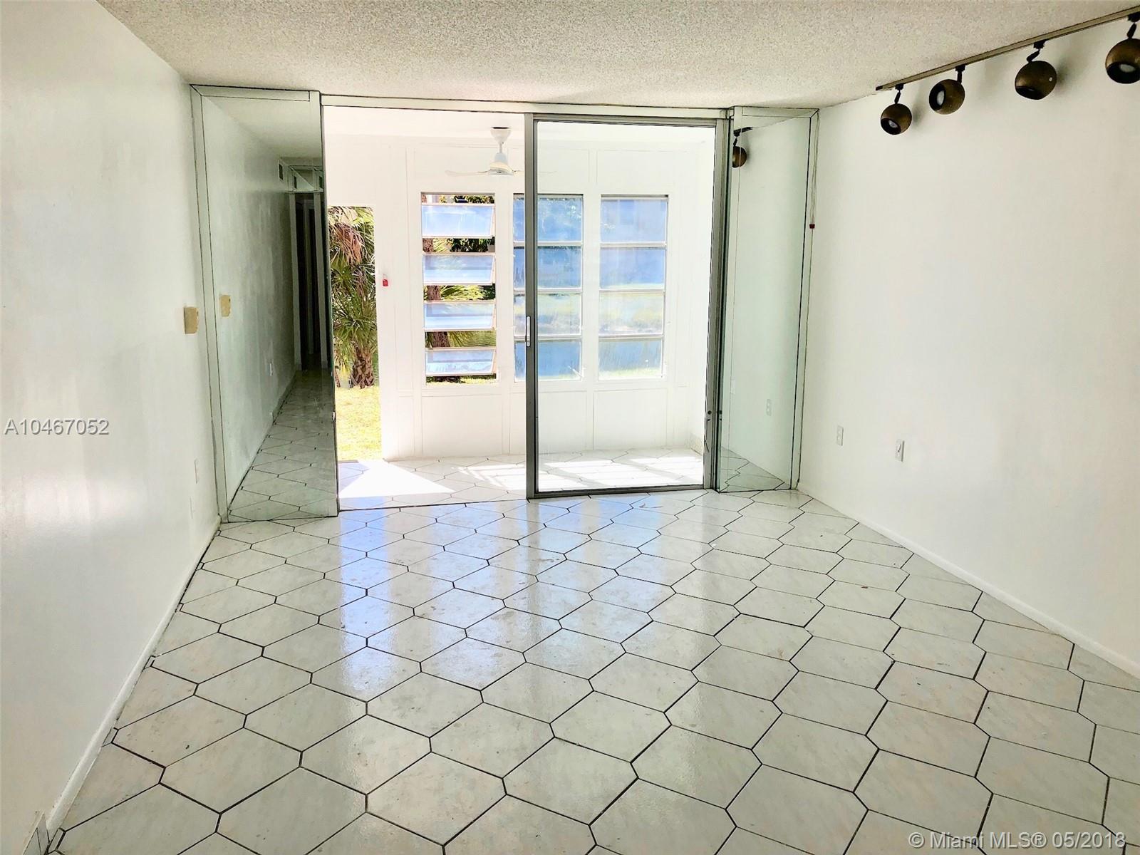 SUNRISE LAKES 26 CONDO - Residential