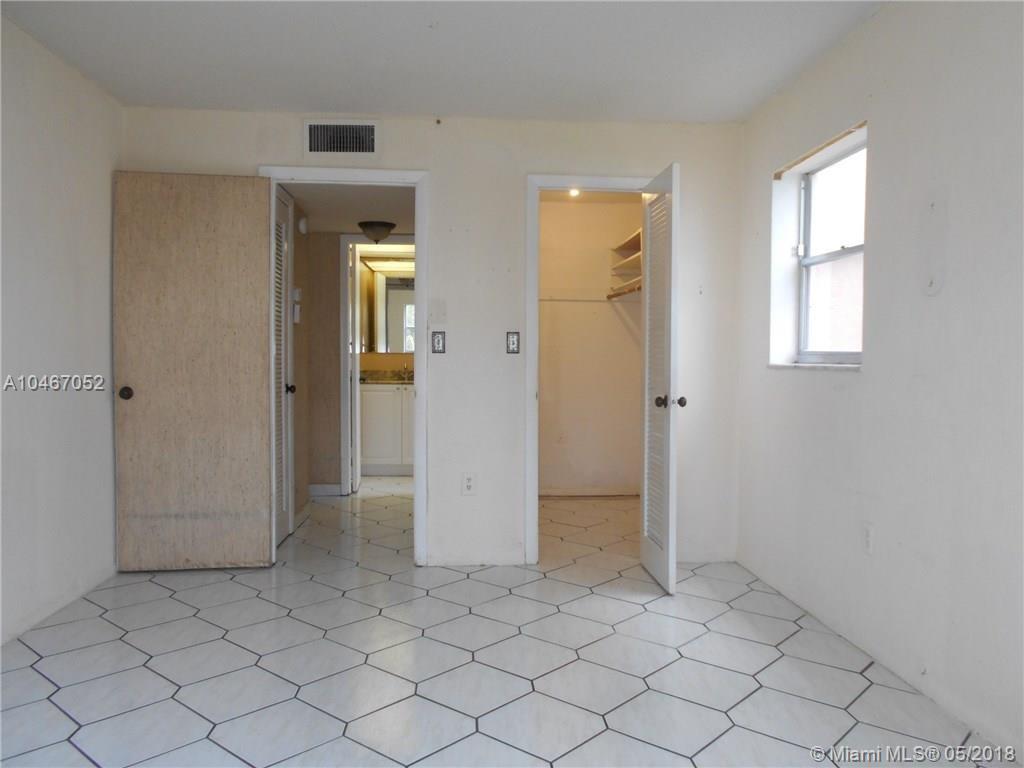 SUNRISE LAKES 26 CONDO - Residential