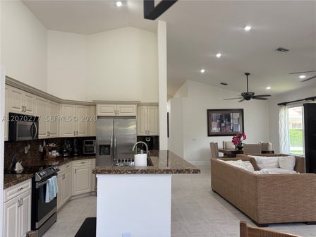 2932 NW 41ST ST — listing photo 12