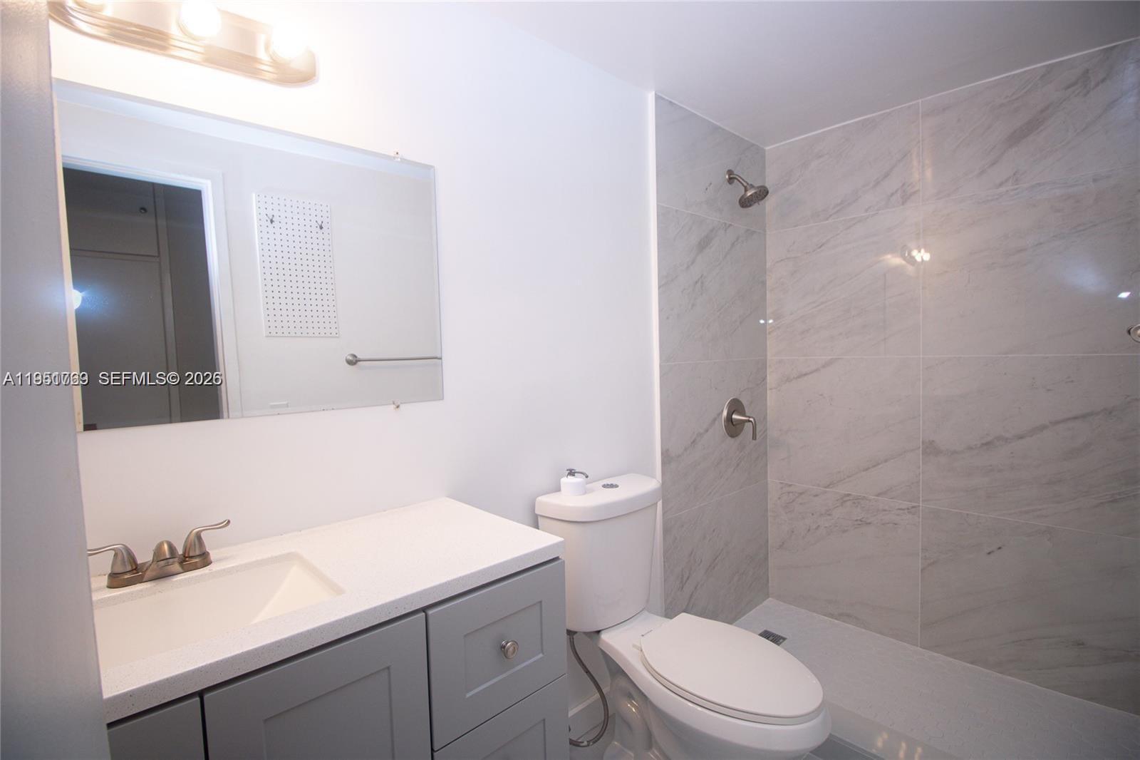 PASADENA GARDEN APARTMENT - Residential