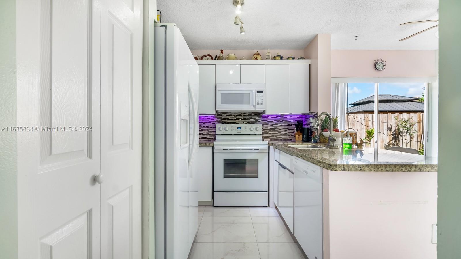 LAKES BY THE BAY SEC 5 - Residential