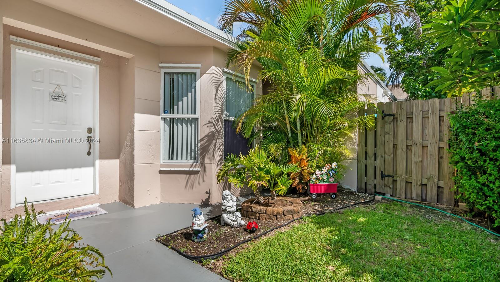 LAKES BY THE BAY SEC 5 - Residential