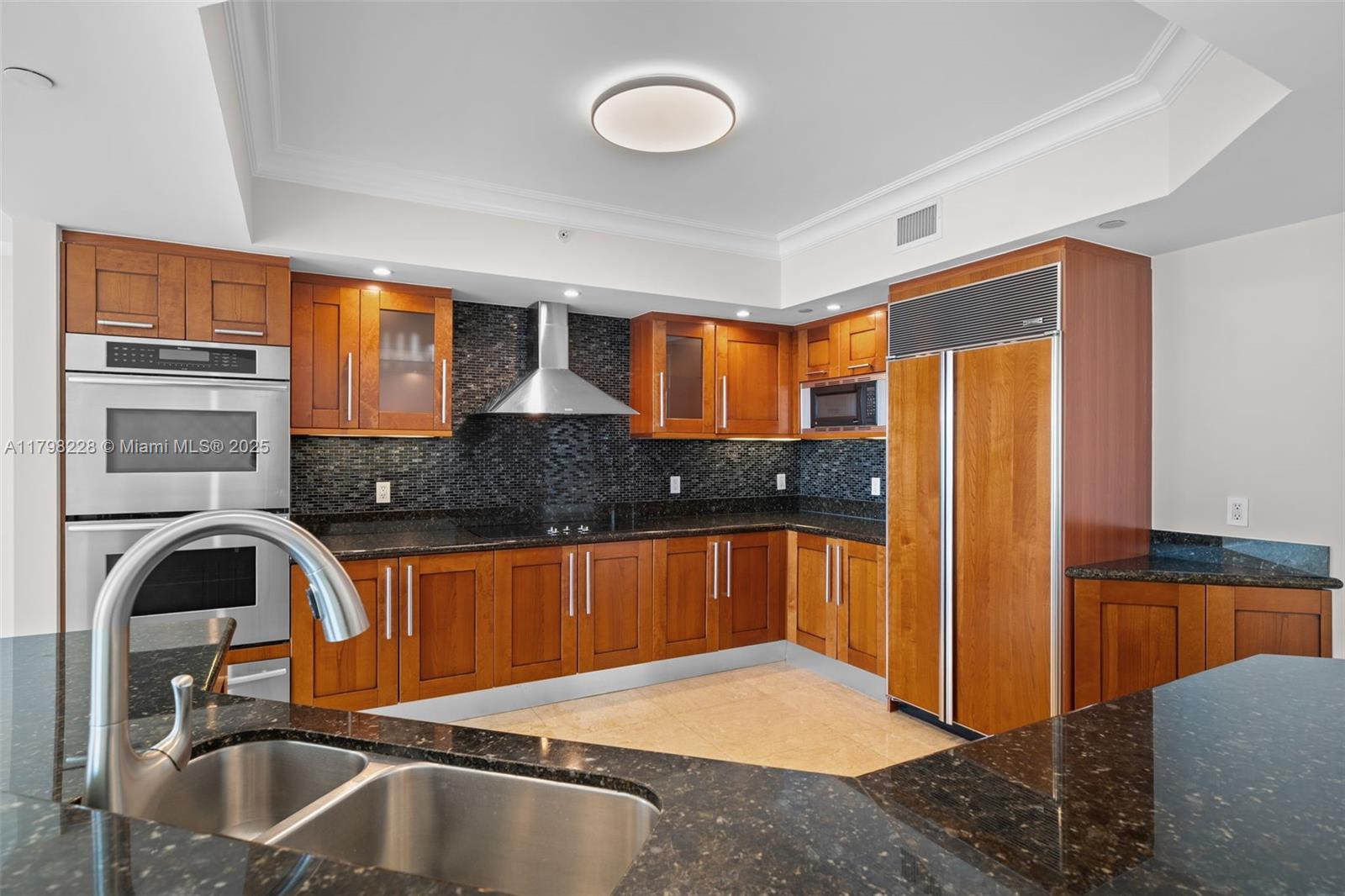 THE PENINSULA II CONDO - Residential