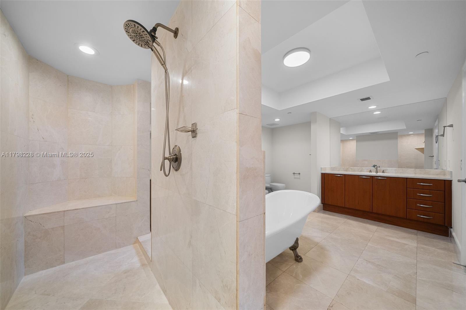 THE PENINSULA II CONDO - Residential