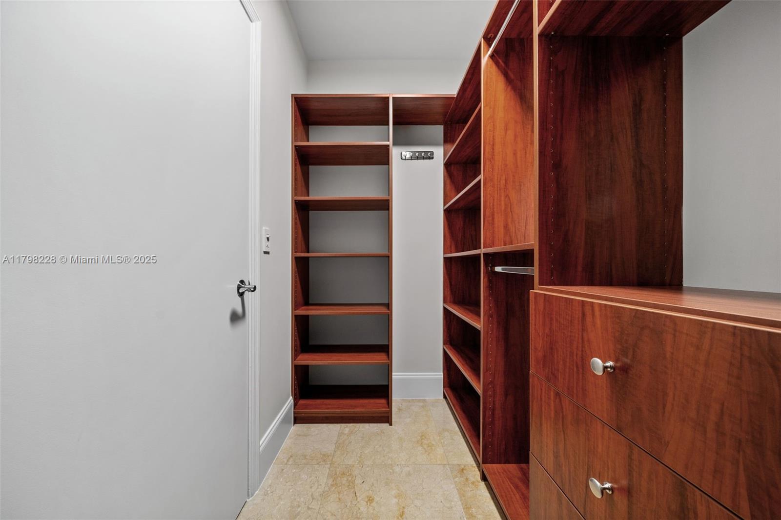 THE PENINSULA II CONDO - Residential