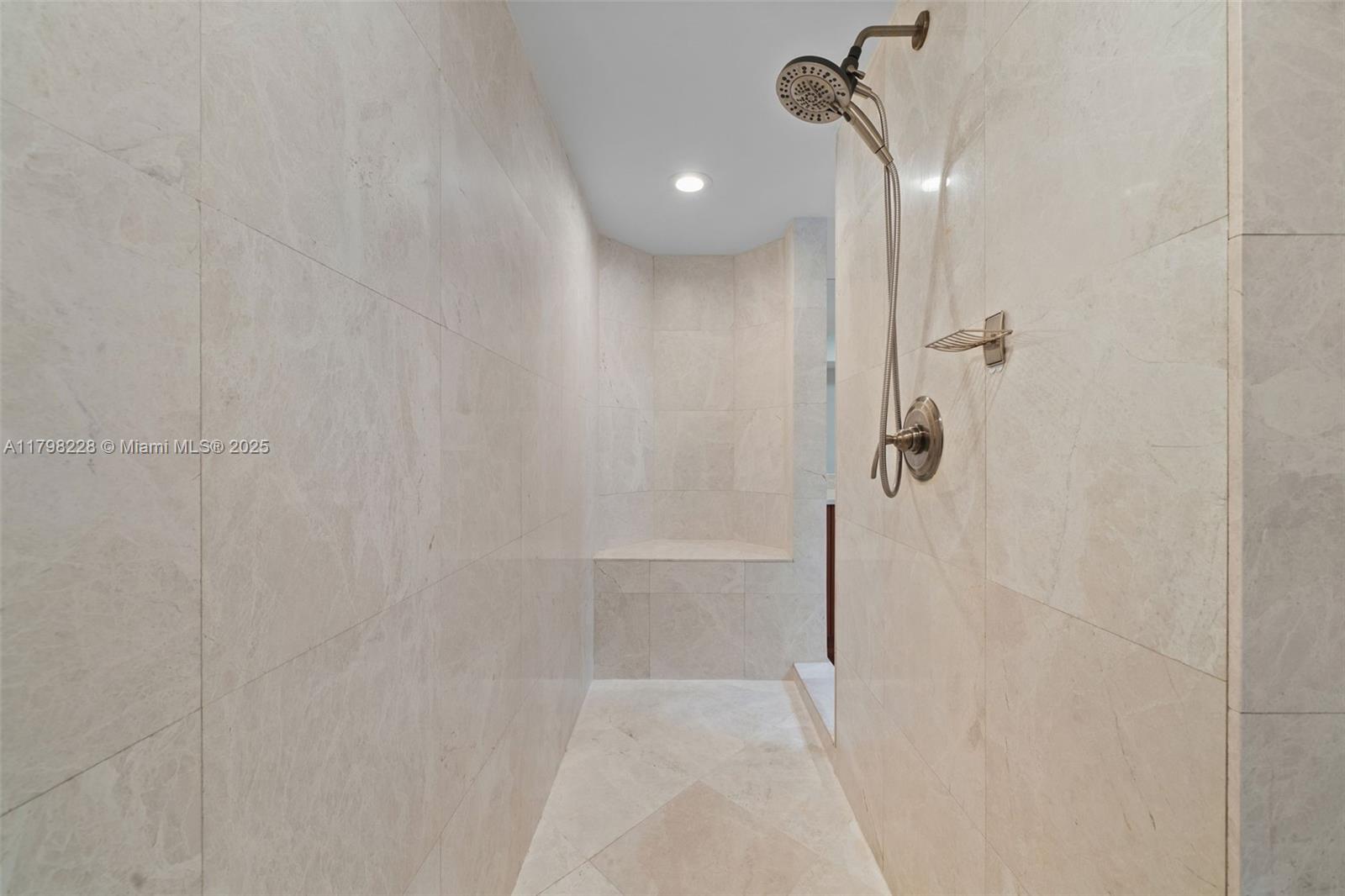 THE PENINSULA II CONDO - Residential