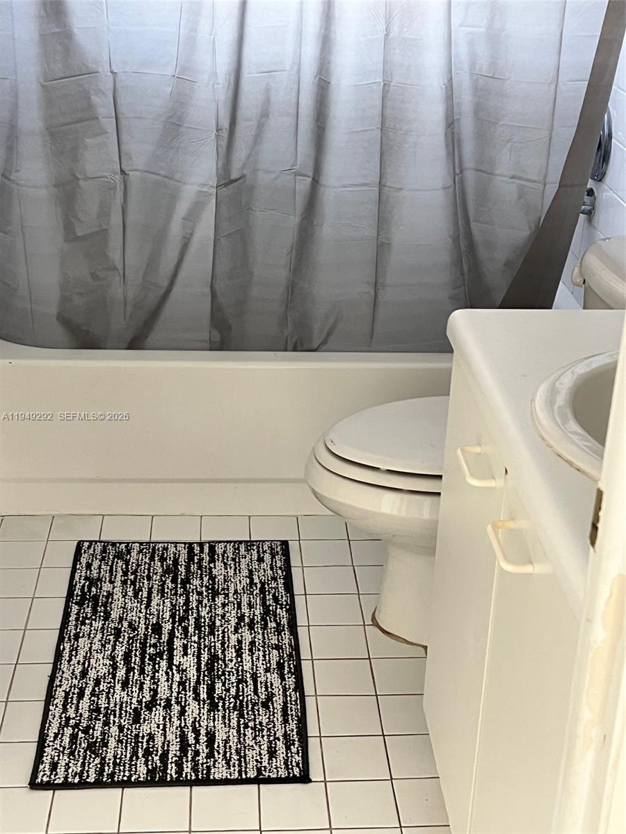 NOB HILL WEST CONDO - Residential