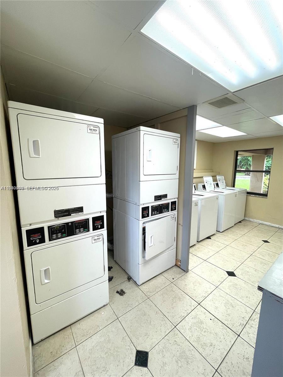 NOB HILL WEST CONDO - Residential