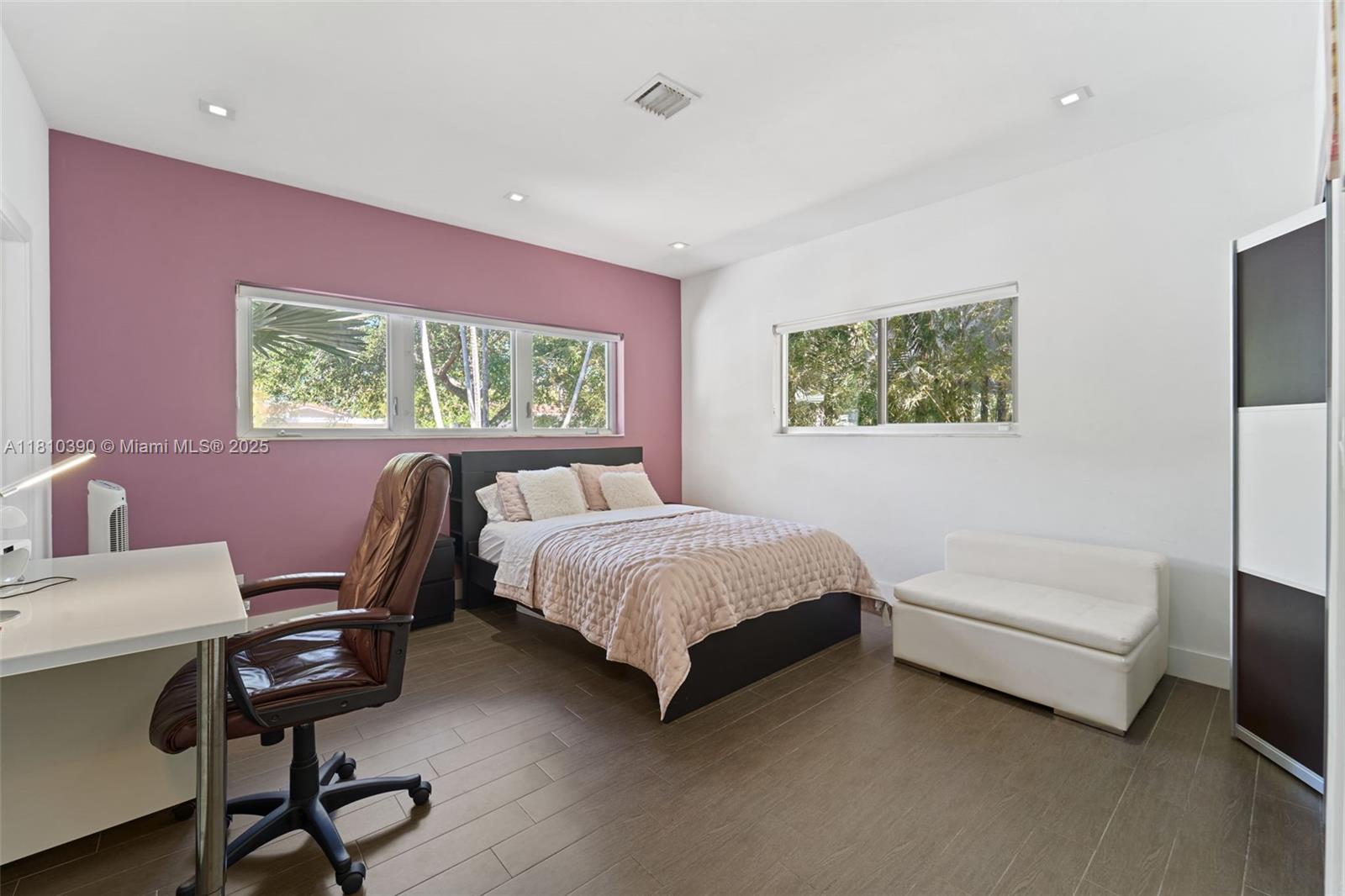 BAY HEIGHTS - Residential Lease