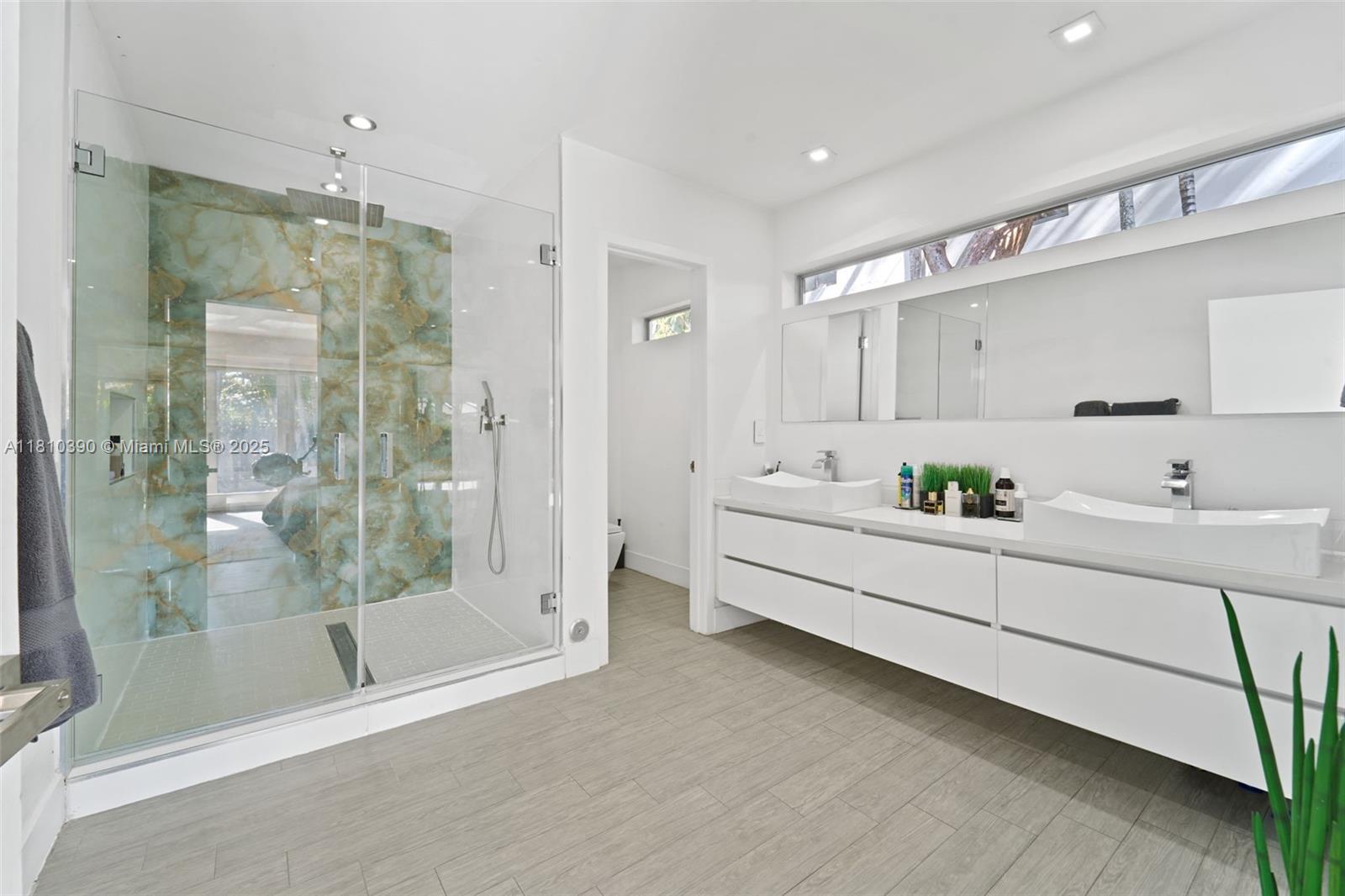 BAY HEIGHTS - Residential Lease