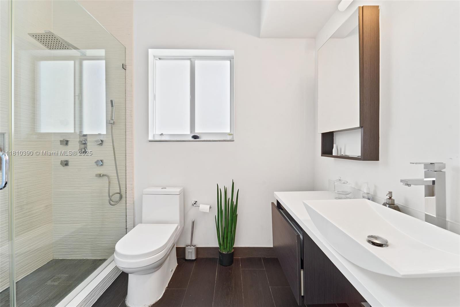 BAY HEIGHTS - Residential Lease