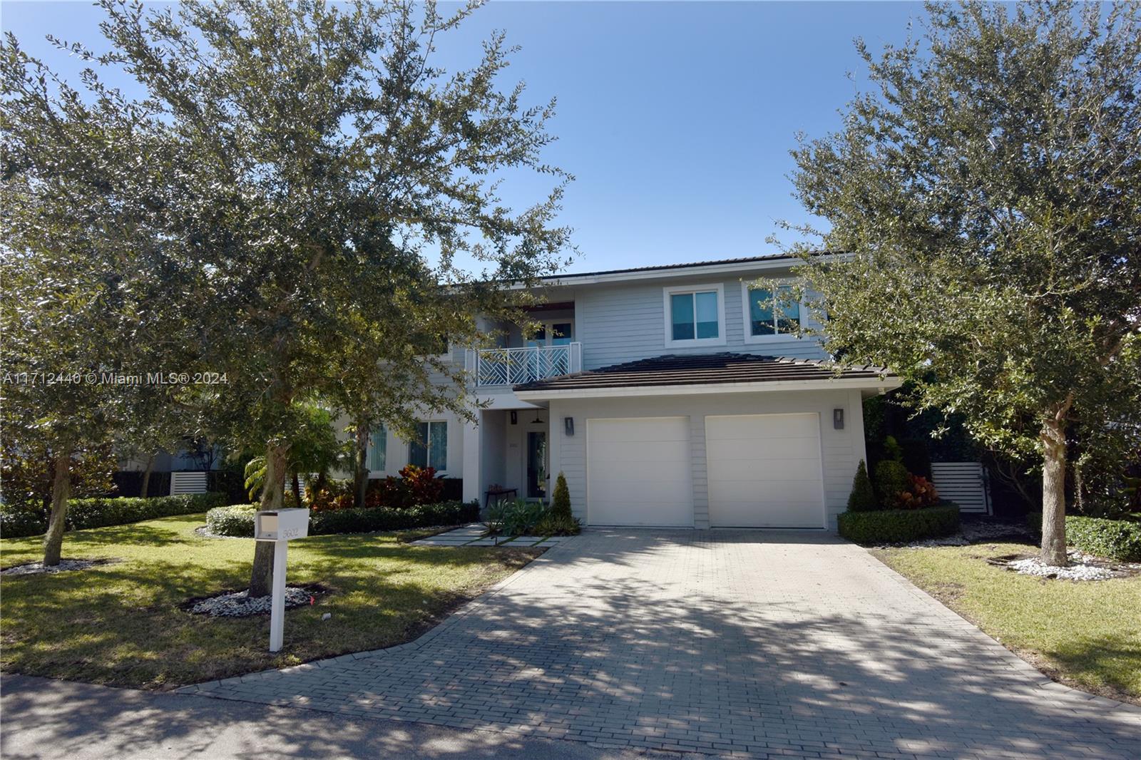 5602 Sw 65th Ct 1, South Miami, Miami-Dade County, Florida - 5 Bedrooms  
5 Bathrooms - 