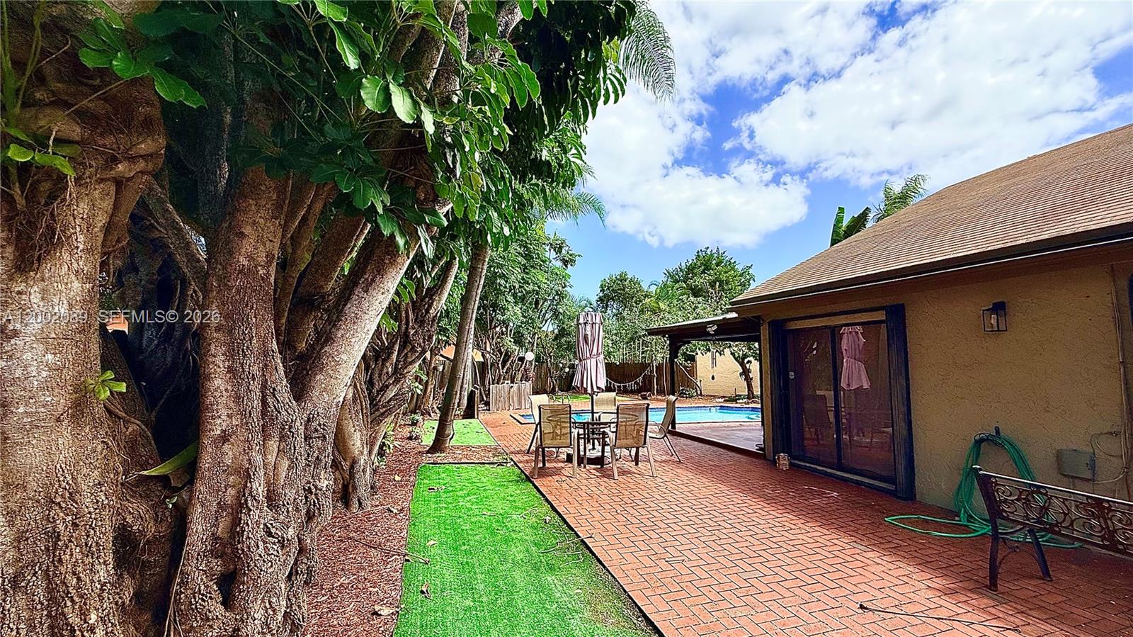 WALNUT PARK SUB - Residential Lease