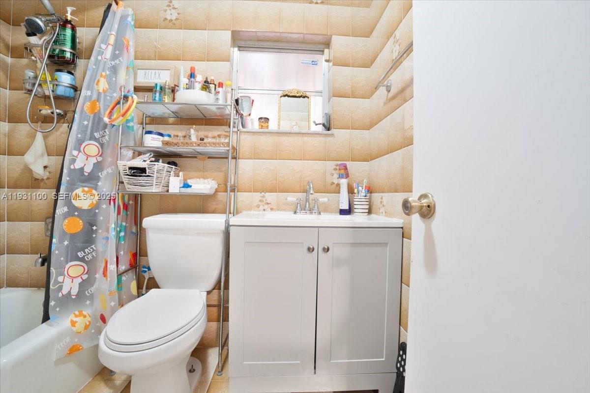 CAROLE ANNE PARK - Residential Lease