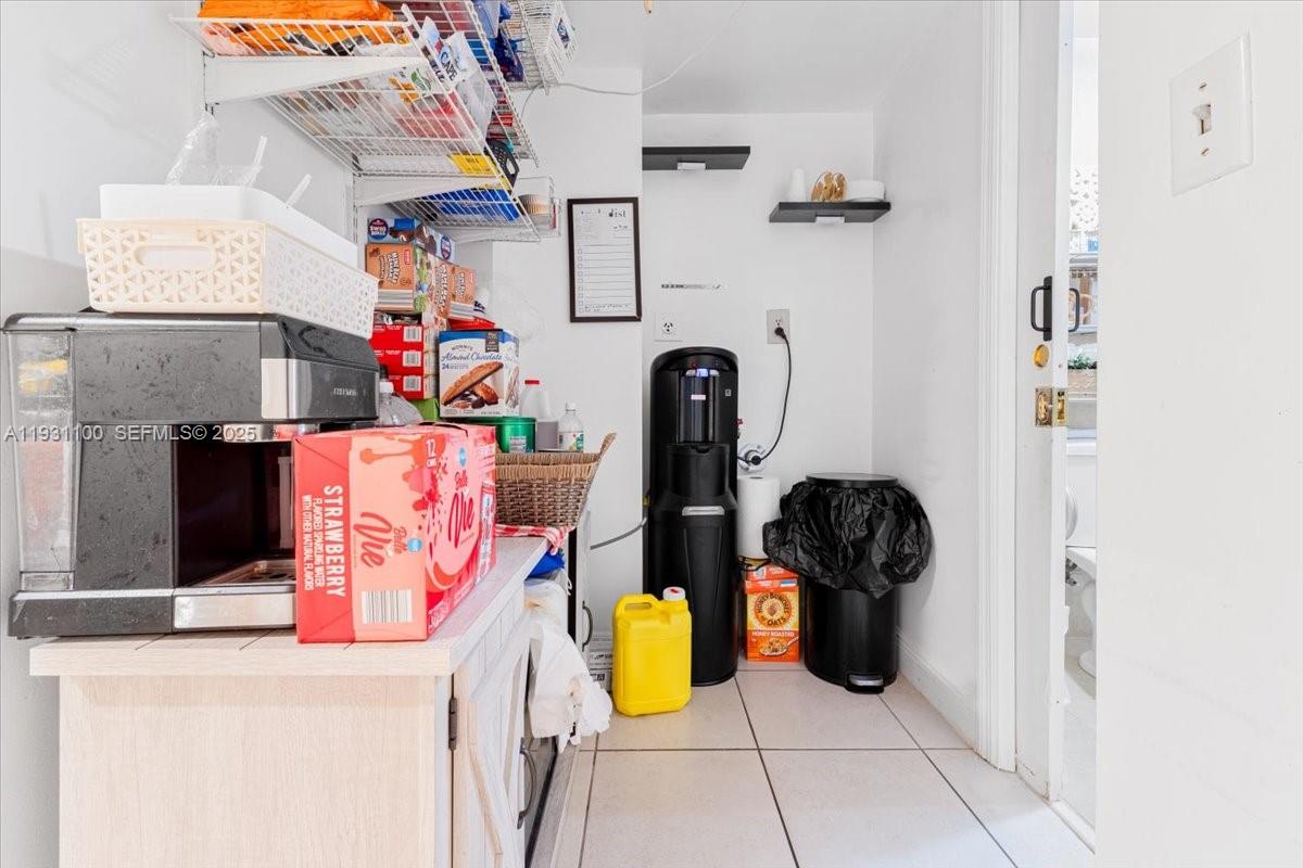 CAROLE ANNE PARK - Residential Lease