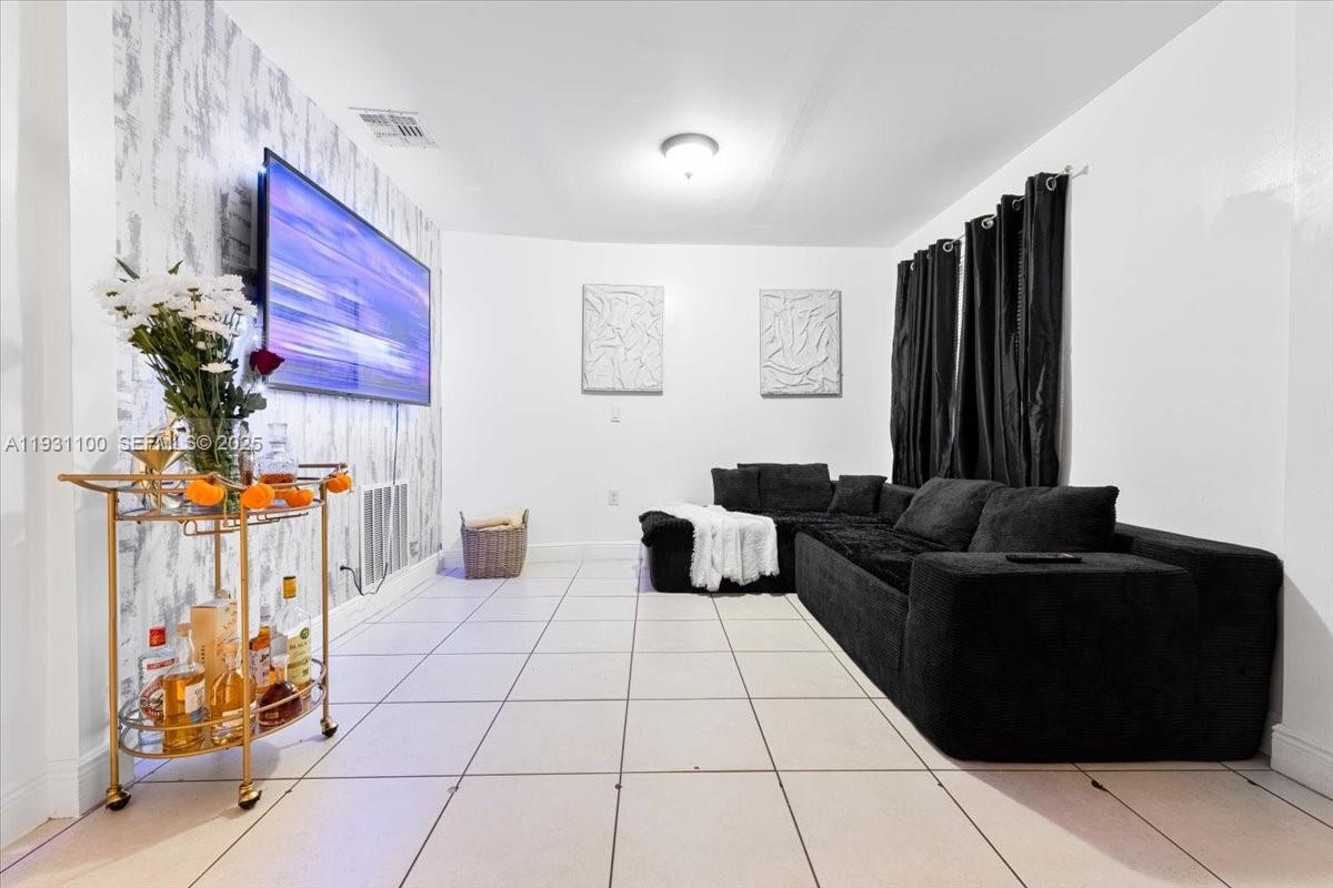 CAROLE ANNE PARK - Residential Lease