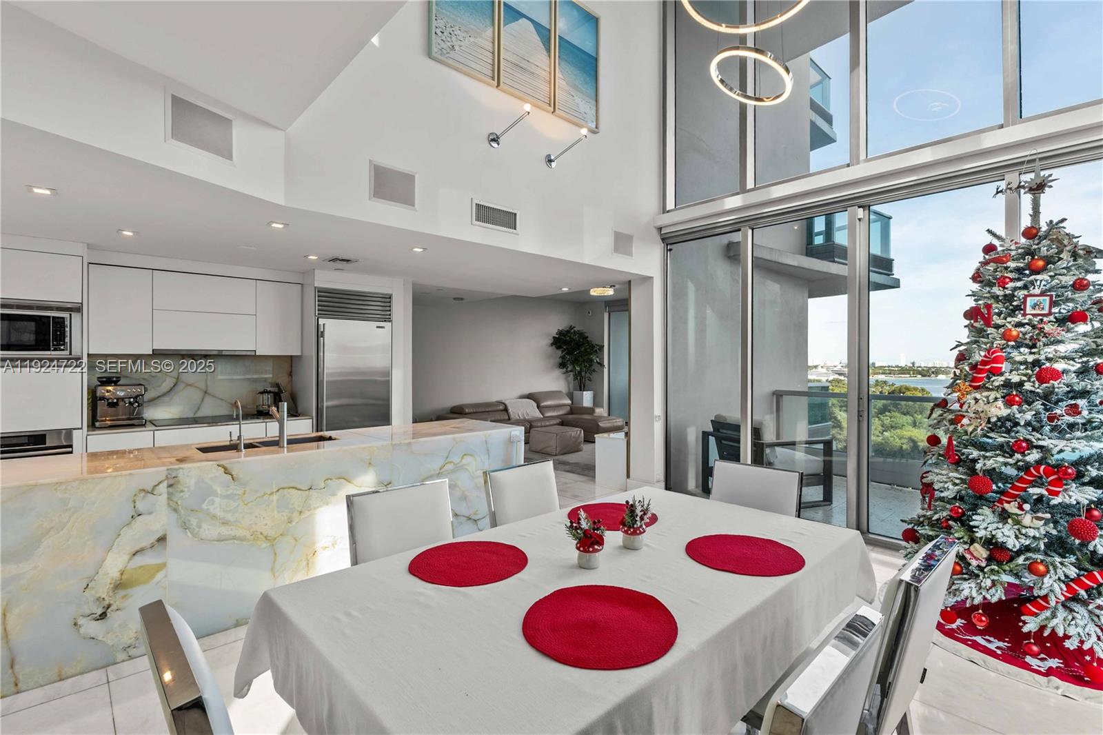 900 Biscayne Blvd 901