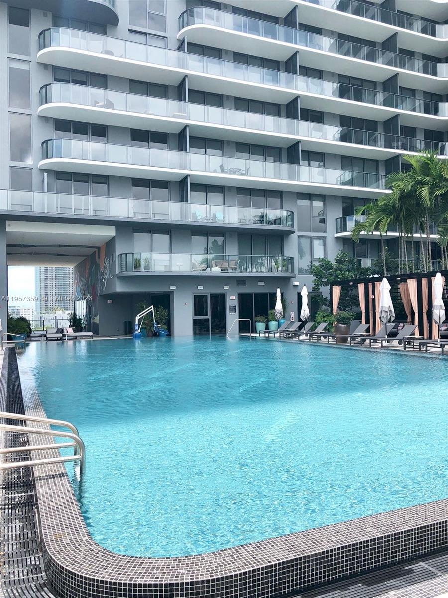 3401 MIDTOWN CONDO - Residential