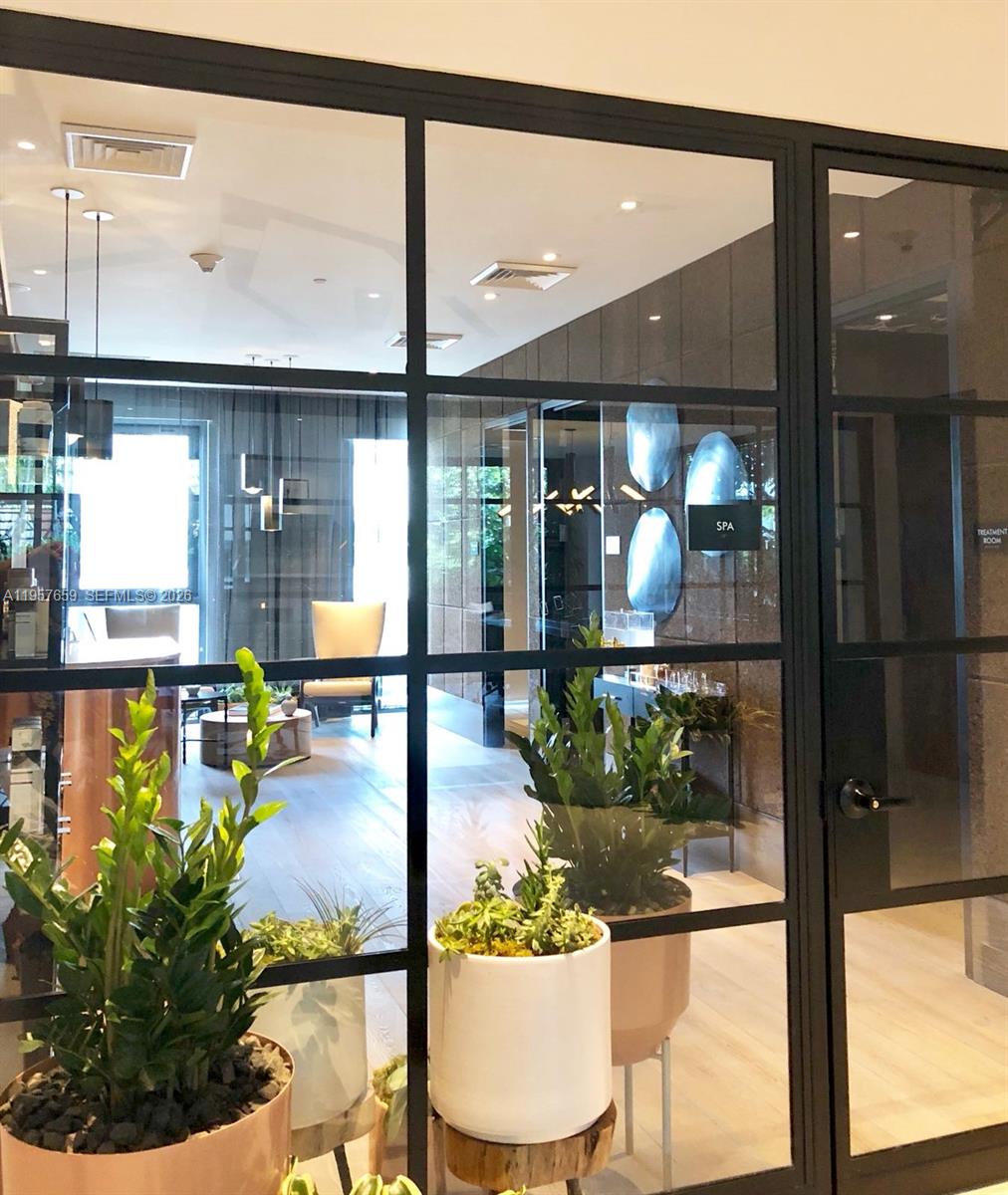 3401 MIDTOWN CONDO - Residential