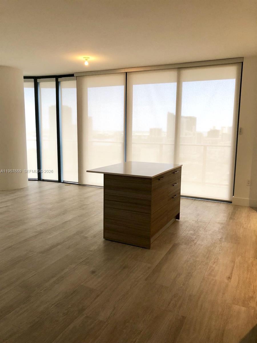 3401 MIDTOWN CONDO - Residential