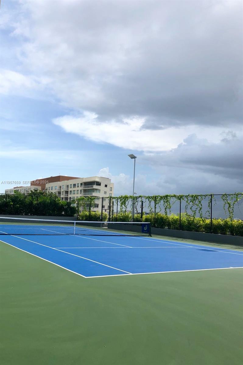 3401 MIDTOWN CONDO - Residential