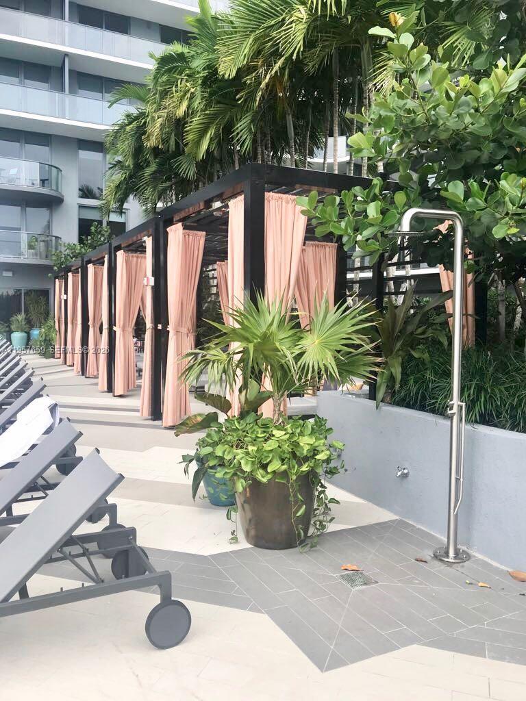 3401 MIDTOWN CONDO - Residential