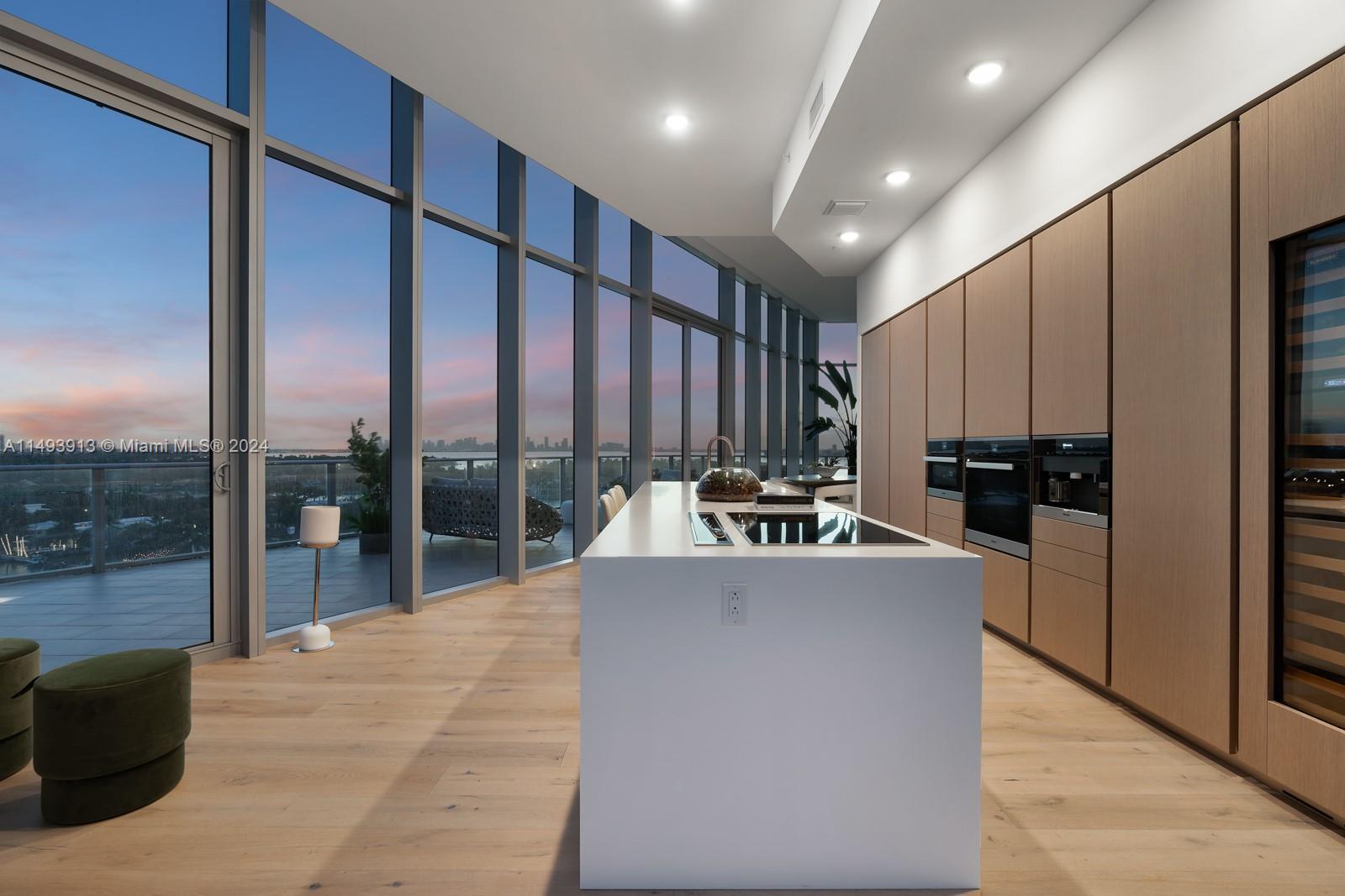 MONACO YACHT CLUB RESIDENC - Residential