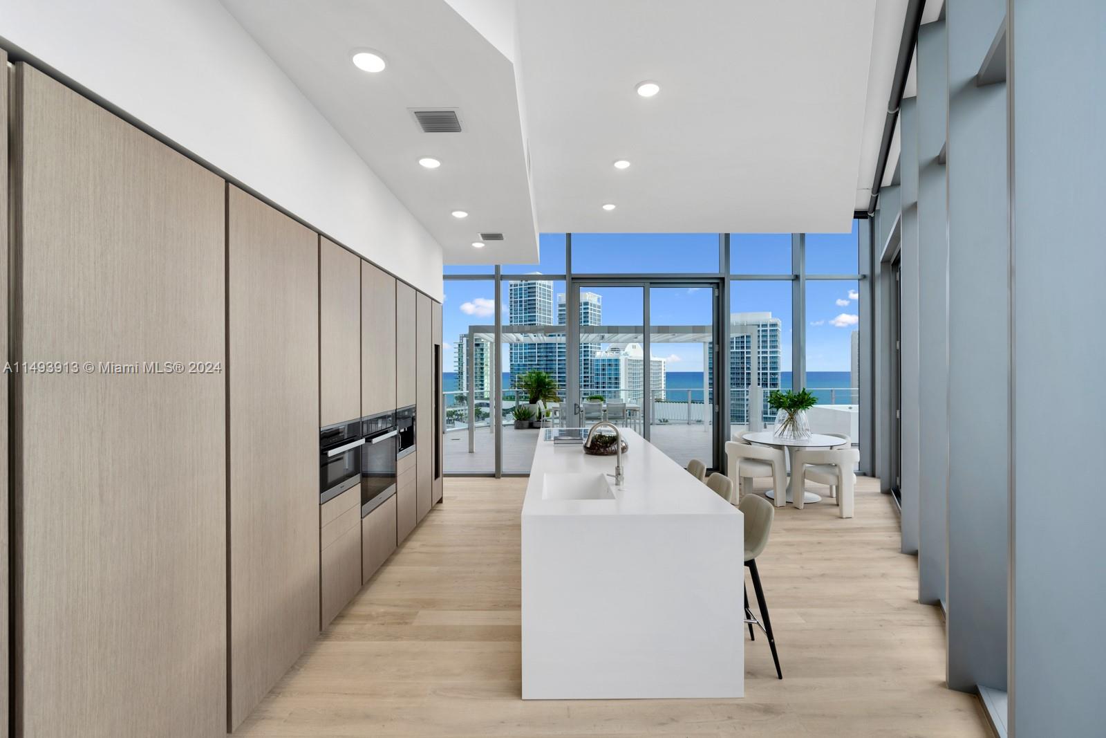 MONACO YACHT CLUB RESIDENC - Residential