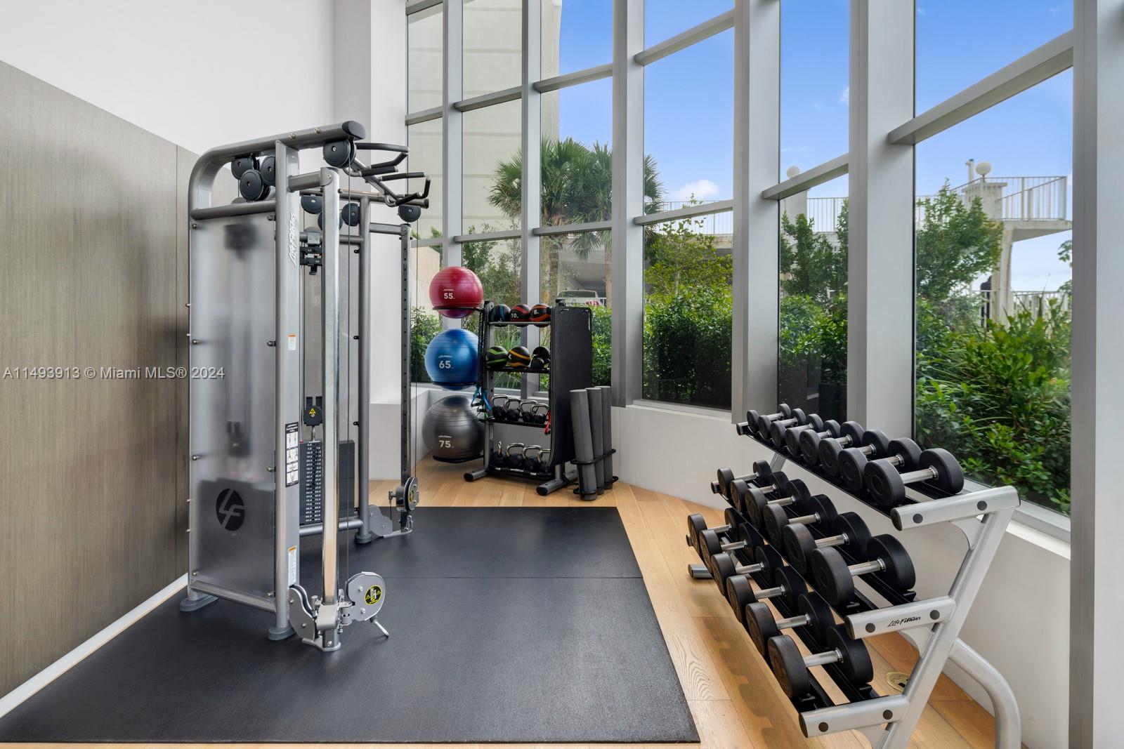 MONACO YACHT CLUB RESIDENC - Residential