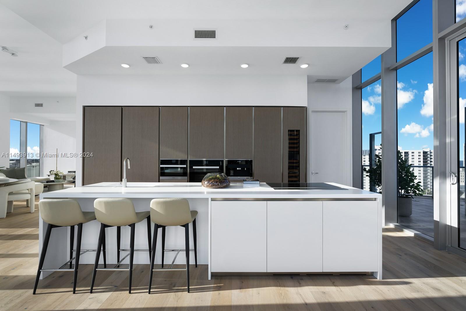 MONACO YACHT CLUB RESIDENC - Residential