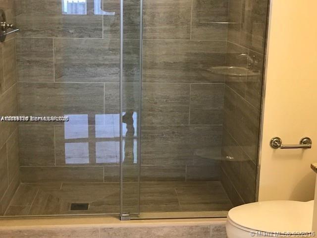 Properties 4 19501 W Country Club Dr 2115