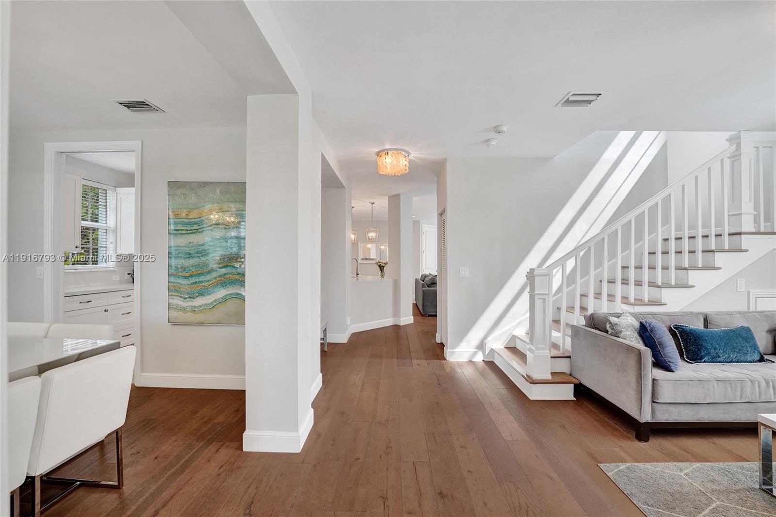 HOLLYWOOD LAKES SECTION - Residential