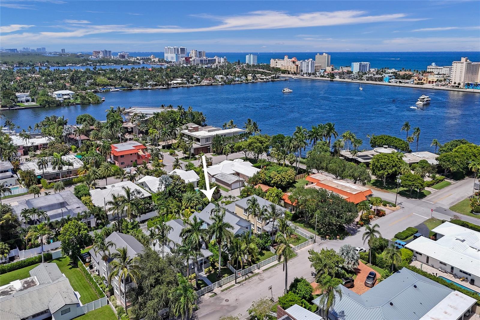 HOLLYWOOD LAKES SECTION - Residential