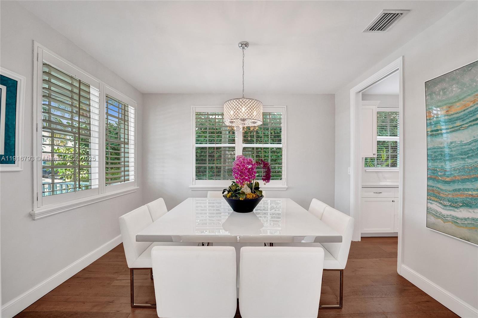 HOLLYWOOD LAKES SECTION - Residential