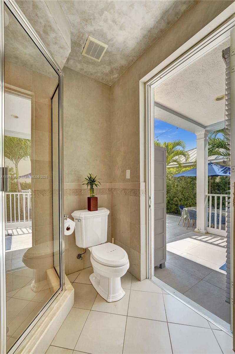 HOLLYWOOD LAKES SECTION - Residential