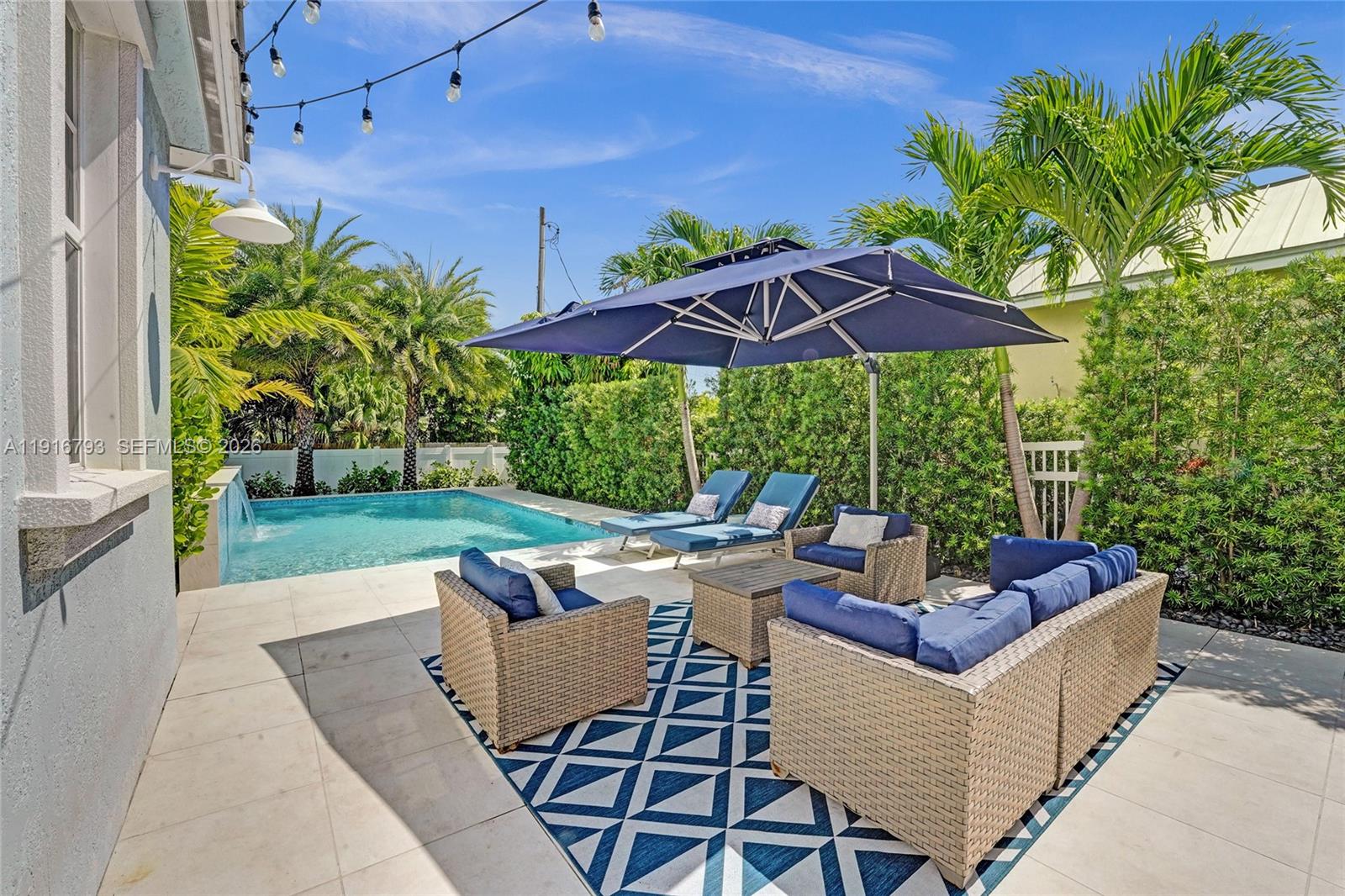 HOLLYWOOD LAKES SECTION - Residential