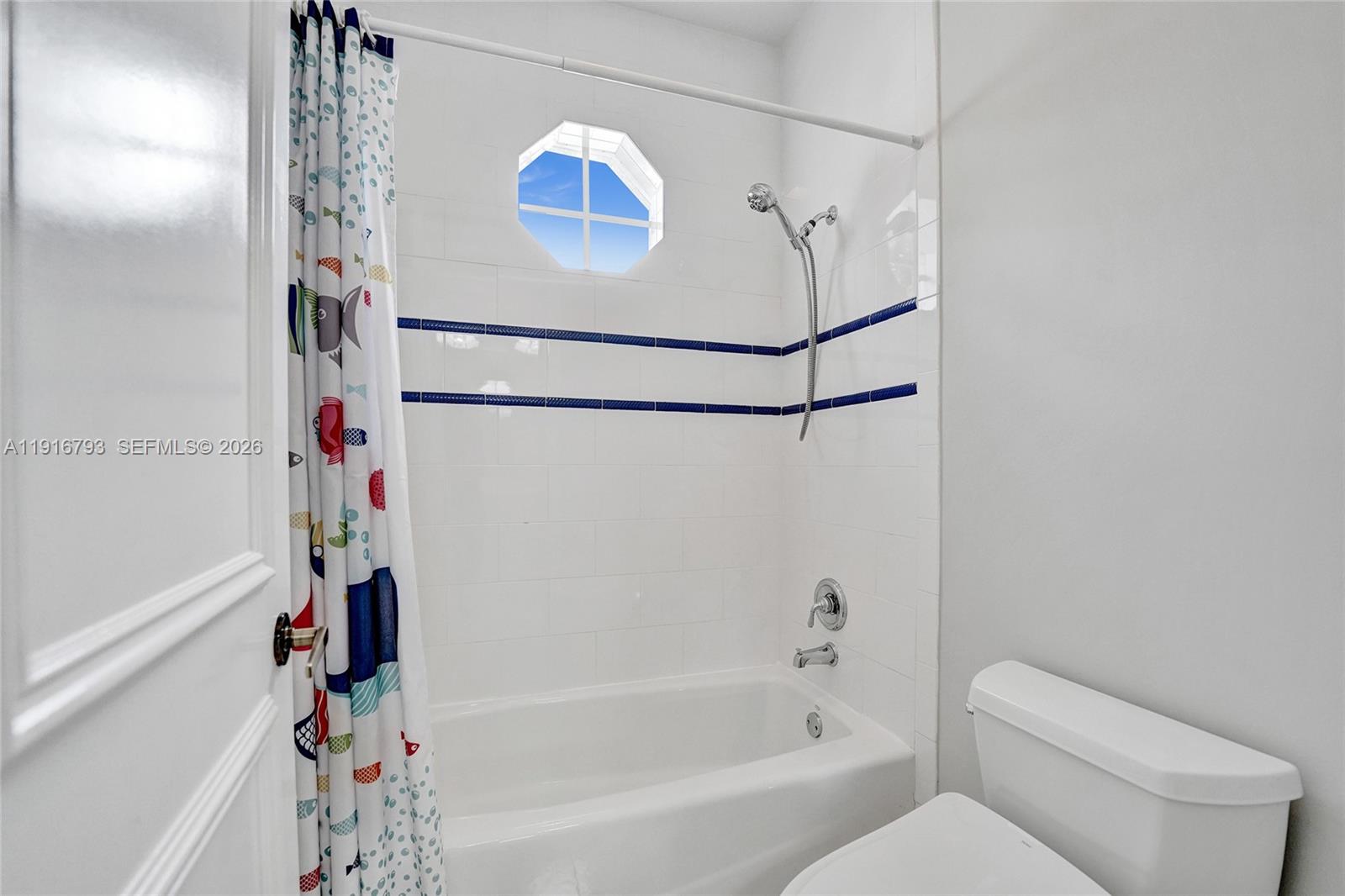 HOLLYWOOD LAKES SECTION - Residential