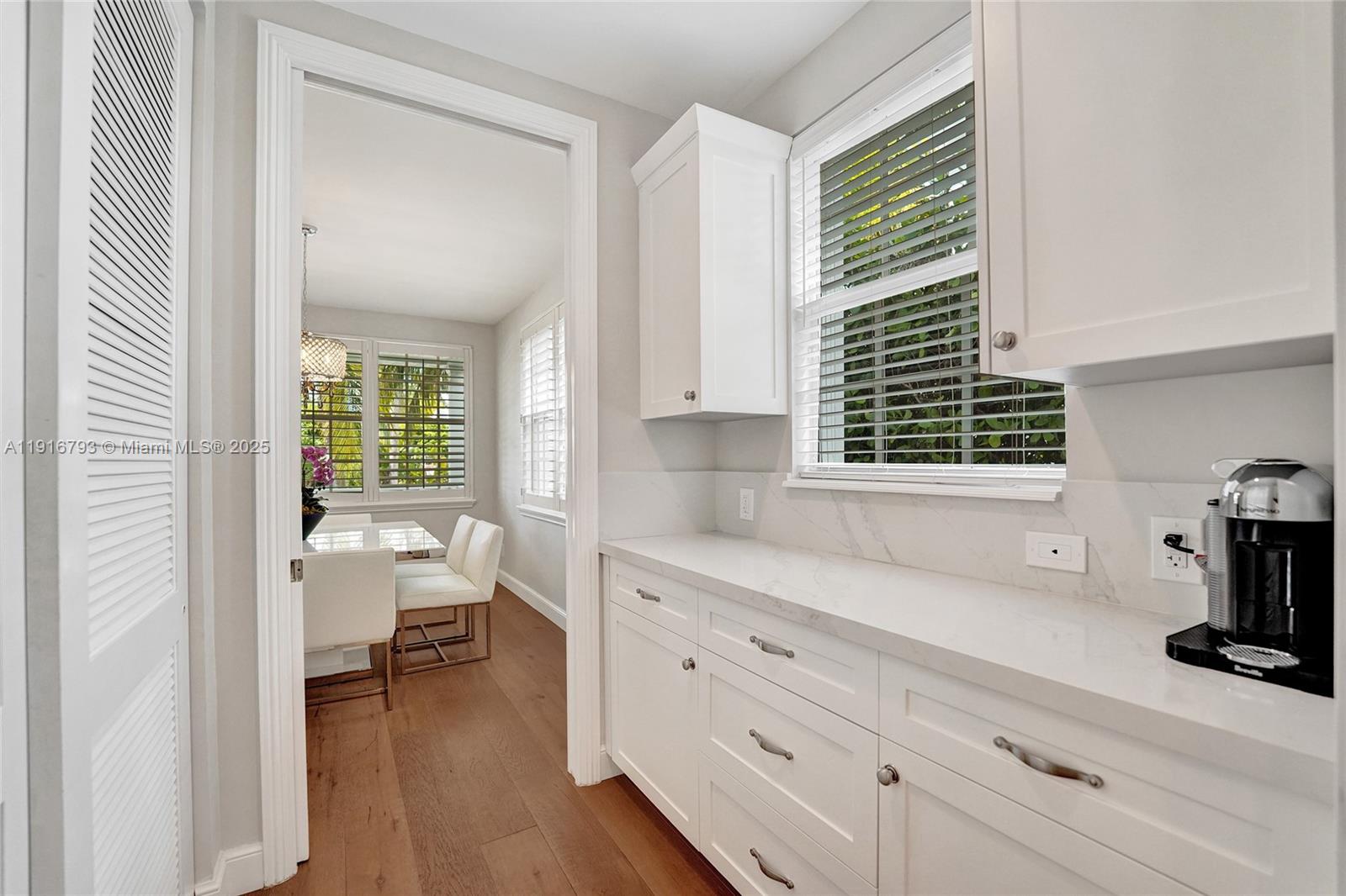 HOLLYWOOD LAKES SECTION - Residential