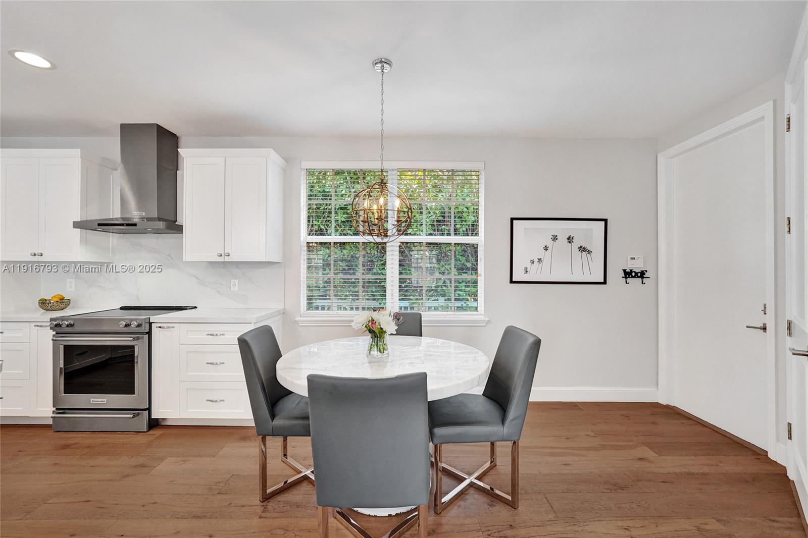 HOLLYWOOD LAKES SECTION - Residential