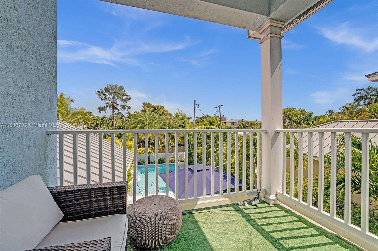 HOLLYWOOD LAKES SECTION - Residential