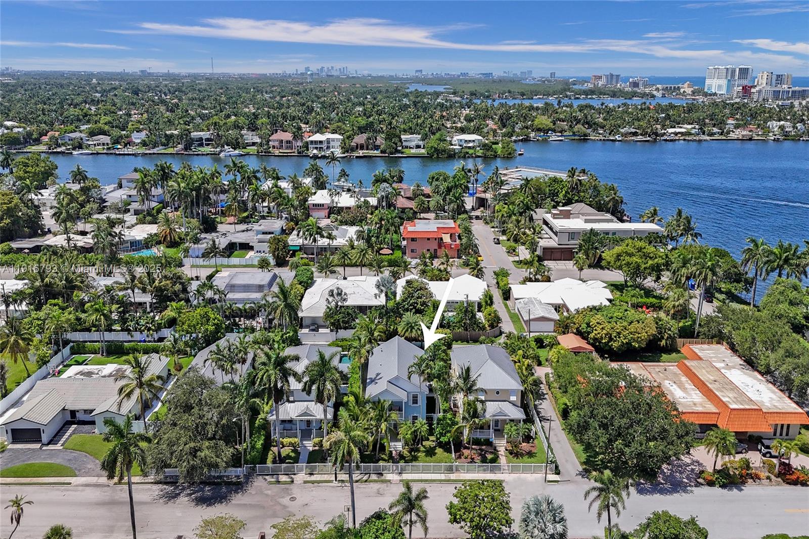 HOLLYWOOD LAKES SECTION - Residential