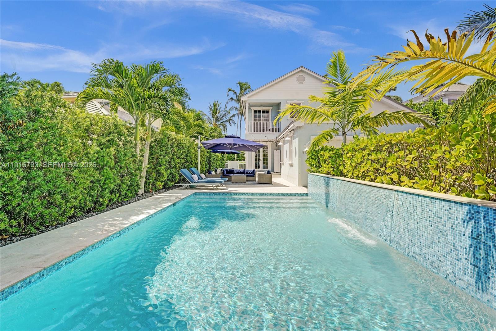 HOLLYWOOD LAKES SECTION - Residential