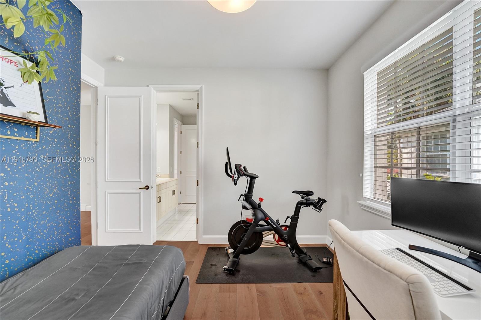 HOLLYWOOD LAKES SECTION - Residential